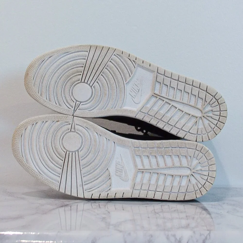 Jordan 1 Retro Black Perforated - Picture 4 of 6